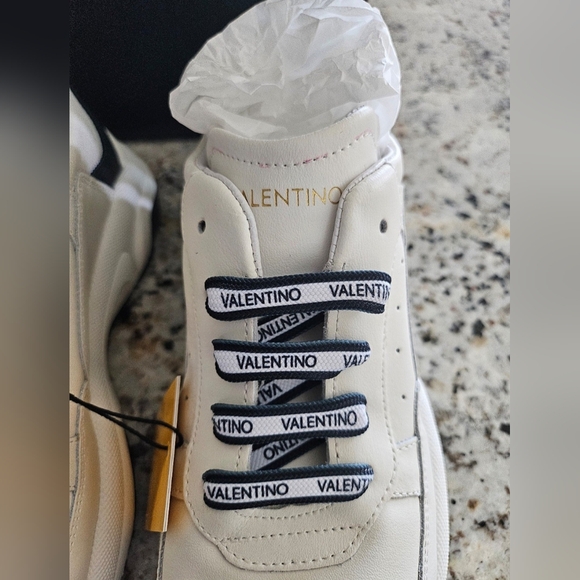 Valentino by Mario Valentino Miriam Sneakers - Picture 4 of 10